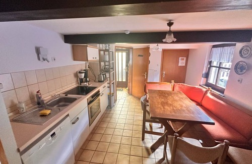 Hausen Appartement | Maison de vacances Frorath - chalet, douche et baignoire, WC, 3 chambres
