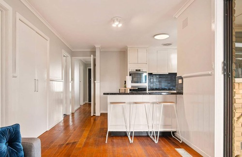 Boronia Maison | Holiday House In between Mt Dandenong and Westfield Knox - Home away from homen