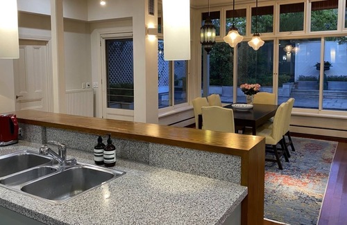 Canterbury Maison | Holiday House in Canterbury with pool