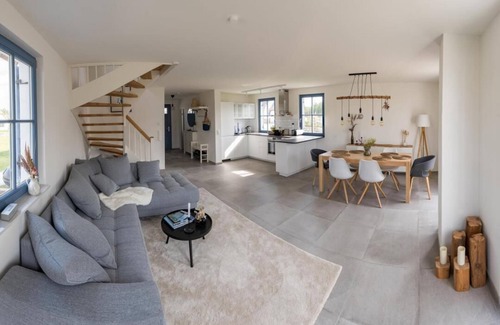 Parow Appartement | Holiday house "Lagom" with garden furniture and beach chair