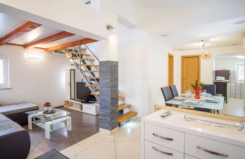 Pinezici Maison | Holiday house MICHAEL