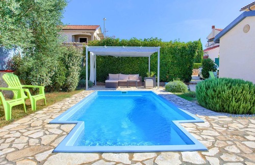 Linardici Maison | Maison de vacances NIKA avec piscine et jacuzzi