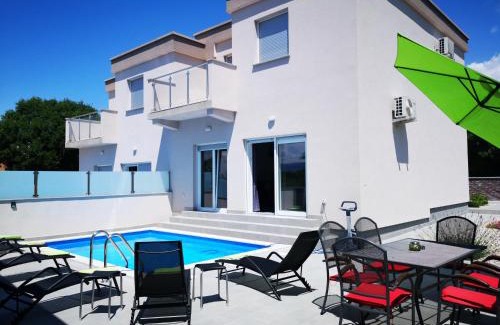 Skrbcici Villa | Holiday house "Sabine green"