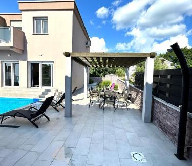 Skrbcici Villa | Holiday house "Sabine green"