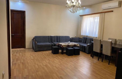 Vagharshapat Maison | Holiday house with pool / Дом отдыха с бассейном