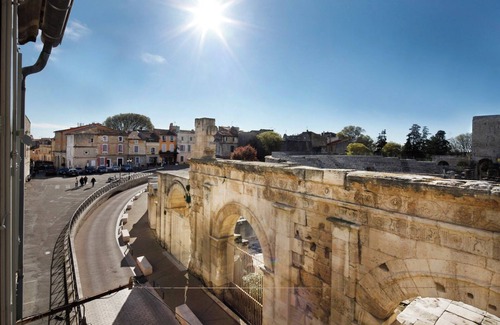 Arles City Centre Appartement | Holiday in Arles: Appartement avec vue sur le Théâtre Antique 2