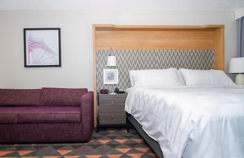 Village of Lakewood Hôtel | Holiday Inn Chicago Nw Crystal Lk Conv Ctr by IHG
