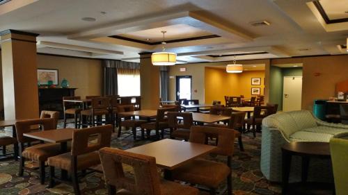 Montgomery Hôtel | Holiday Inn Express and Suites Montgomery by IHG