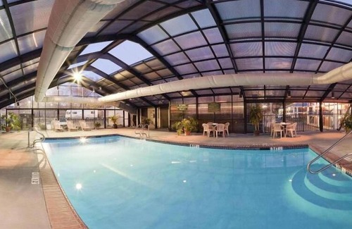 Meridian Hôtel | Holiday Inn Express Hotel & Suites Meridian, an IHG Hotel