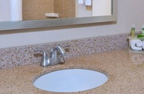 Ottawa Division Hôtel | Holiday Inn Express Hotel & Suites Ottawa Airport by IHG