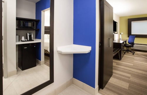 Hudson Hôtel | Holiday Inn Express Hotel & Suites Boston-Marlboro by IHG
