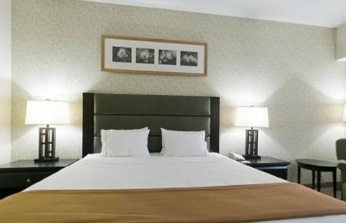 Ottawa Division Hôtel | Holiday Inn Express Hotel & Suites Ottawa Airport by IHG