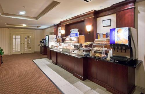 Drums Hôtel | Holiday Inn Express Hotel & Suites Drums-Hazelton by IHG