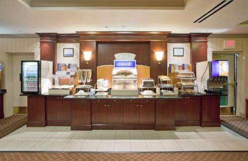 Drums Hôtel | Holiday Inn Express Hotel & Suites Drums-Hazelton by IHG