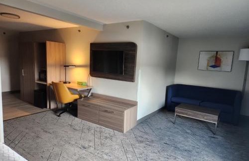 Alliance Hôtel | Holiday Inn Express & Suites Alliance by IHG