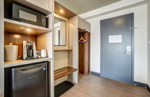 District Saint - Raymond - Vanier Hôtel | Holiday Inn Gatineau - Ottawa by IHG