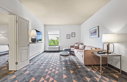 United Central Hôtel | Holiday Inn St. Petersburg West by IHG