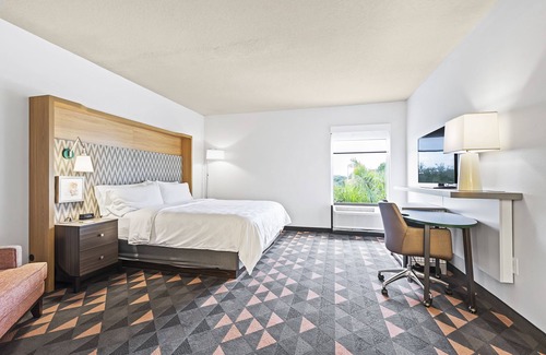 United Central Hôtel | Holiday Inn St. Petersburg West by IHG