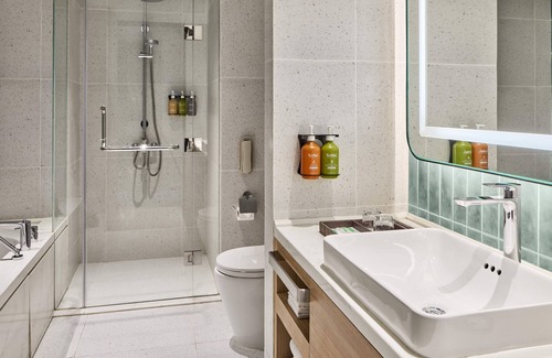 San Lorenzo Hôtel | Holiday Inn & Suites Makati by IHG