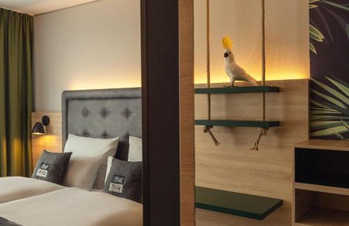 Neuenland Hôtel | Holiday Inn - the niu, Crusoe Bremen Airport by IHG