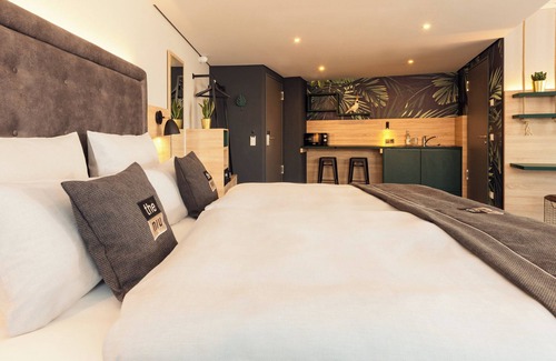 Neuenland Hôtel | Holiday Inn - the niu, Crusoe Bremen Airport by IHG