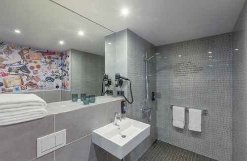 Neuenland Hôtel | Holiday Inn - the niu, Crusoe Bremen Airport by IHG