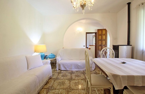 Montignoso Maison | Vacation Home à Capanne-prato-cinquale avec 2 chambres à coucher, 5 couchages