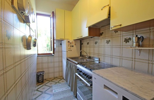 Montignoso Maison | Vacation Home à Capanne-prato-cinquale avec 2 chambres à coucher, 5 couchages