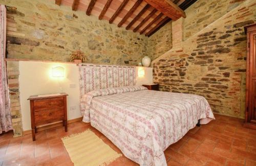 Bivio Lugnano Maison | Holiday Home in Monte Santa Maria with Pool