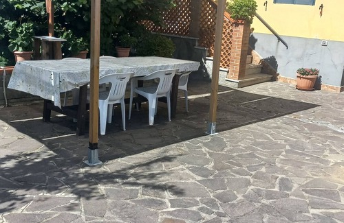 Montopoli in Val d'Arno Appartement | Appartement de vacances "Tana Rosa" avec terrasse privée et Wi-Fi