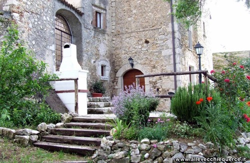 San Pio di Fontecchio Maison | Maison de vacances entre art et nature
