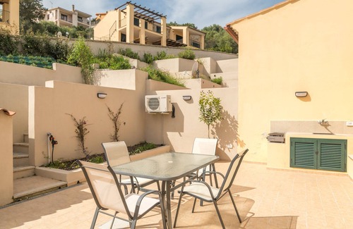 San Pasquale Maison | Holiday Home 'Dodi Uno' with Sea View, Wi-Fi and Air Conditioning