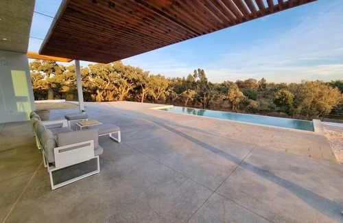 Santiago do Cacem Maison | Holiday Home 'Herdade Vicentina' with Private Pool, Wi-Fi and Air Conditioning
