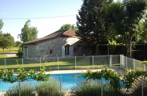 Rayet Maison | Belle maison avec piscine en campagne: le gite lamoutole près de Villereal