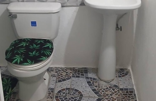 Moore Town Maison | holiday stay, 2 bed 1 bathroom