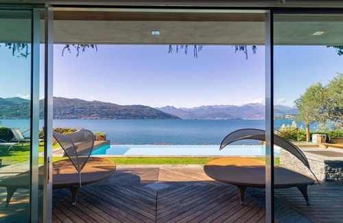 Ispra Villa | vacances vacances grande villa en location italie, quartier des lacs italiens, lac Majeur, au bord du lac, piscine, à pied de la ville, air cond