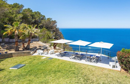 Badia Blava Villa | Villa "Bay Blue" avec vue sur la mer, Wi-Fi et climatisation