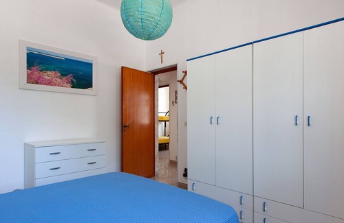 Torre Chianca Chalet De Ski | Holiday villa with large courtyard in front of the beach 3 bedrooms m730