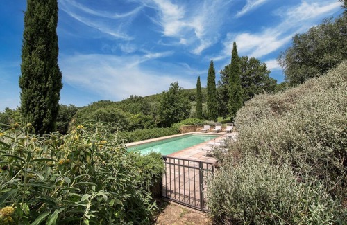 Pergine Valdarno Maison | Holiday Villa with panoramic pool in the hills of Tuscany.
