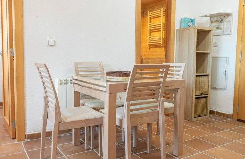 Pradollano Appartement | Holidays, Arttyfal, 2 Dormitorios para 4 personas, parking y wi-fi