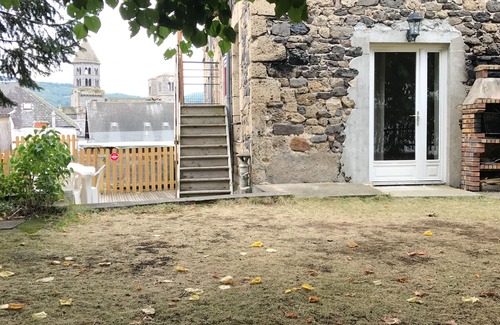 Saint-Nectaire Appartement | Vacances au coeur du Sancy, paysages et activités garantis