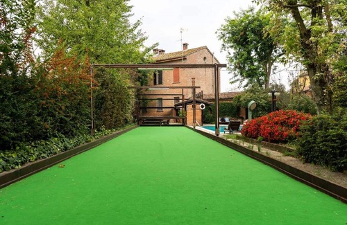 Cappella De' Picenardi Maison | Vacances avec piscine dans une ancienne école de campagne à partir de 1885