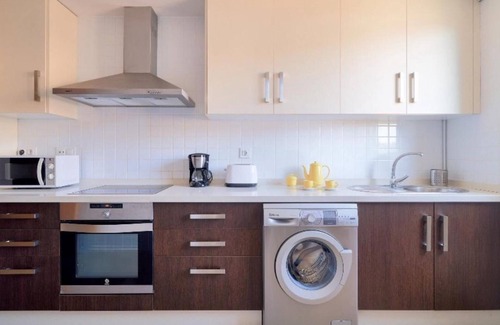 Parque Ayala Appartement | Holidays2Malaga Heroe de Sostoa with pool view