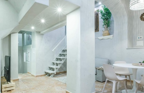 La Goleta Appartement | Holidays2Malaga Molinillo Premium Duplex in the city center renovated top style