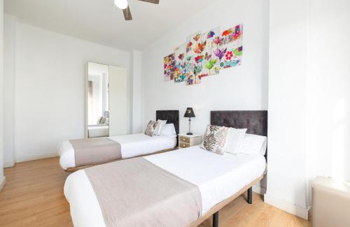 Ensanche Centro Appartement | Holidays2Malaga Terraza & junto puerto deportivo
