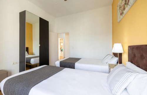 Ensanche Centro Appartement | Holidays2Malaga Terraza & junto puerto deportivo