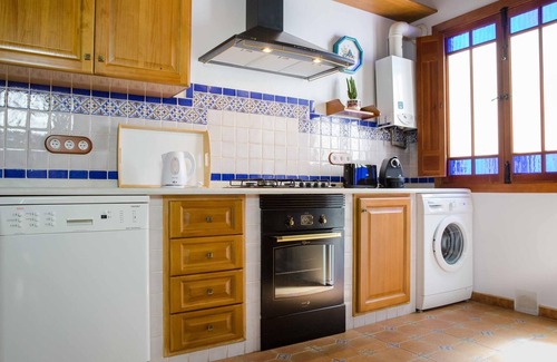 Ensanche Centro Appartement | Spacieux appartement avec balcon et plafonds en bois à côté du port de Malaga