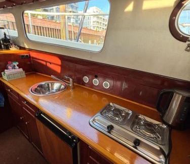 Uberseestadt Location De Bateaux | Holländisches Stahlboot