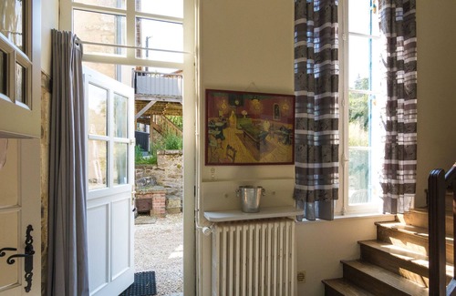 Chalais Appartement | Holliday home in a beautiful Chateau with Pool and restaurant.