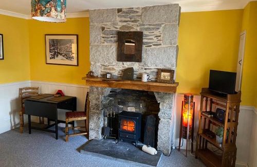West Laroch Maison | Holly Cottage